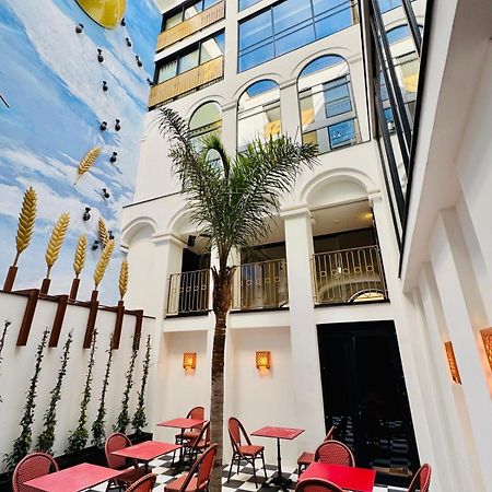 Hotel Divino & Apartments Figueras Exterior foto