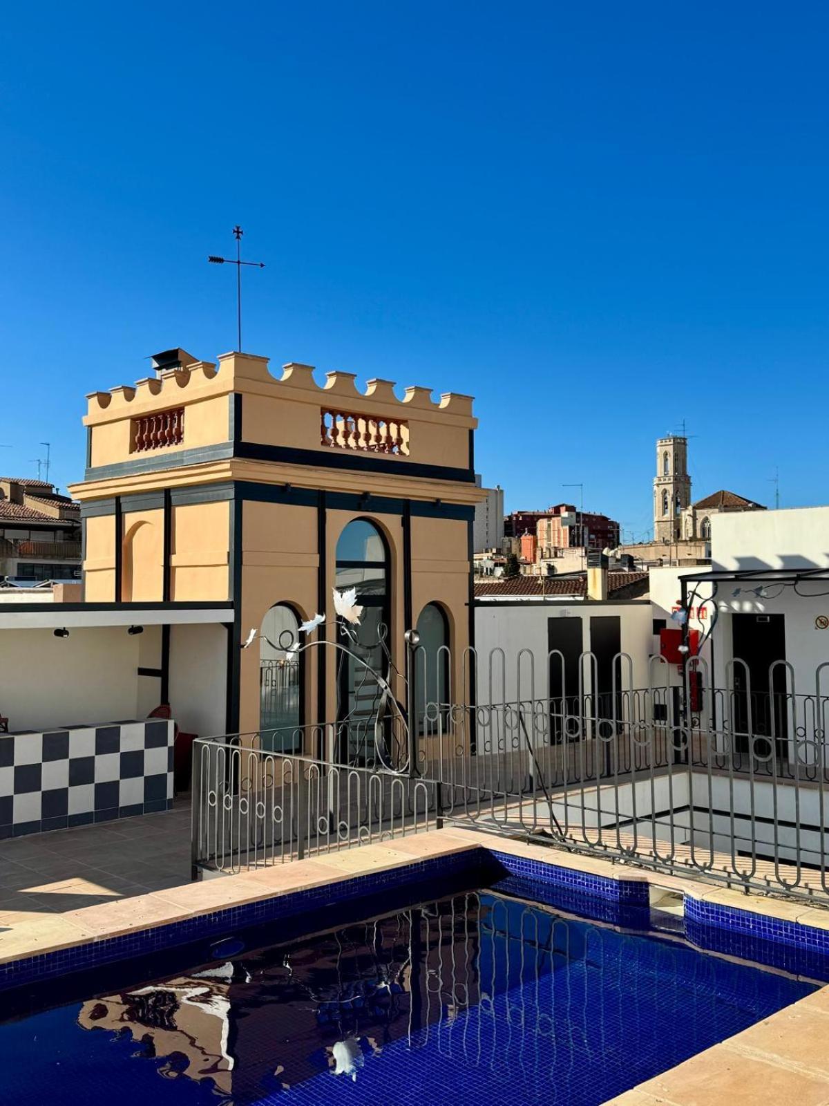Hotel Divino & Apartments Figueras Exterior foto