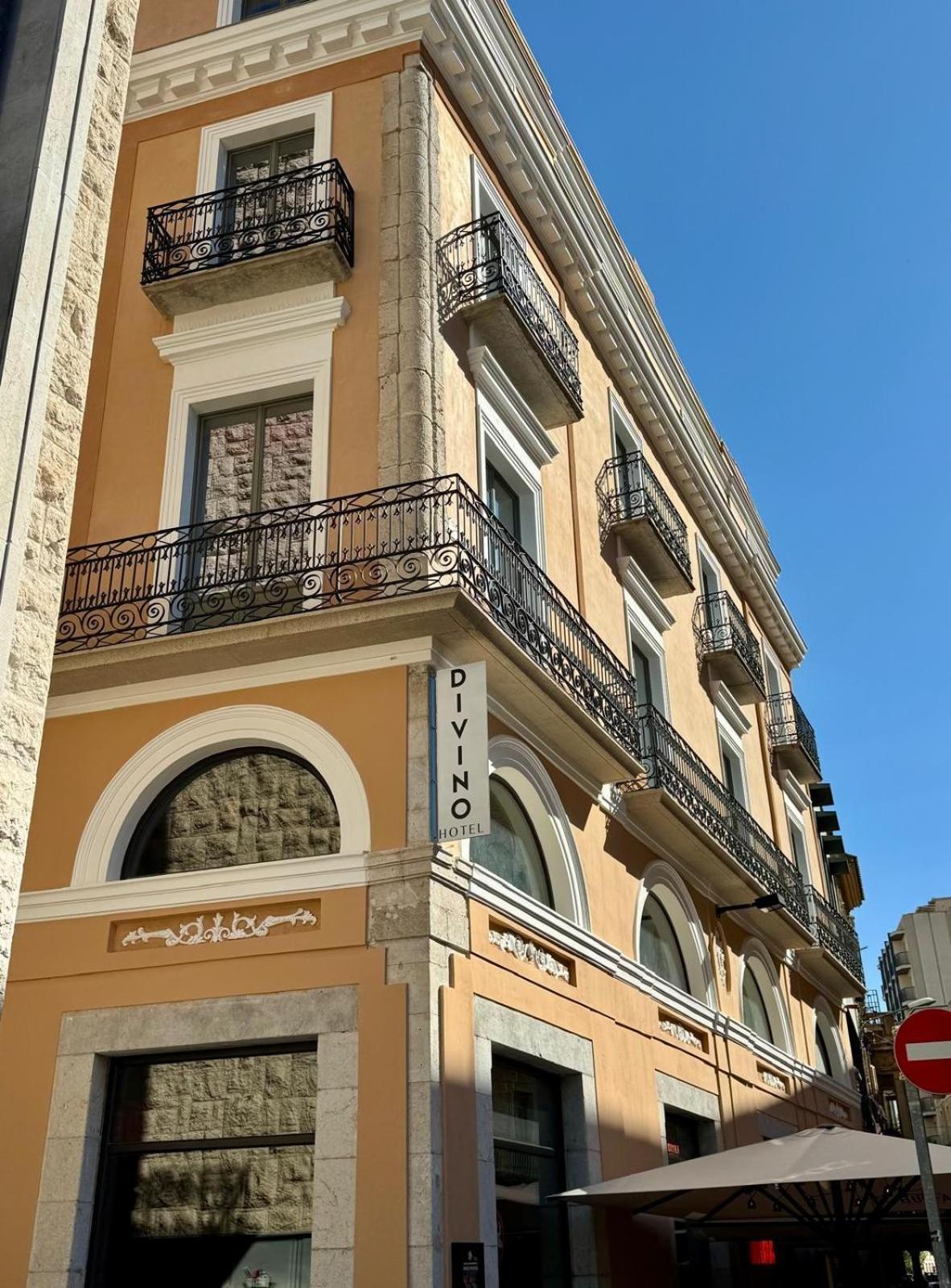 Hotel Divino & Apartments Figueras Exterior foto